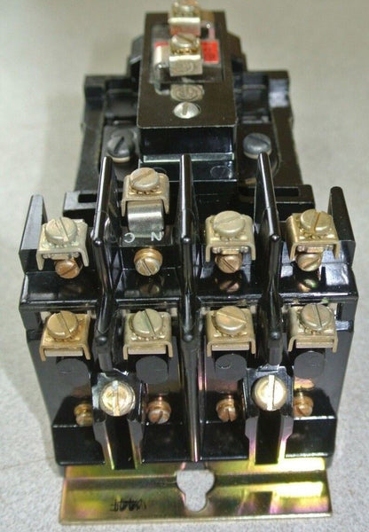 ALLEN-BRADLEY 700-BRZ310A1 AC CONTROL RELAY - 8 N.0. 120V COIL 10A NEW SURPLUS