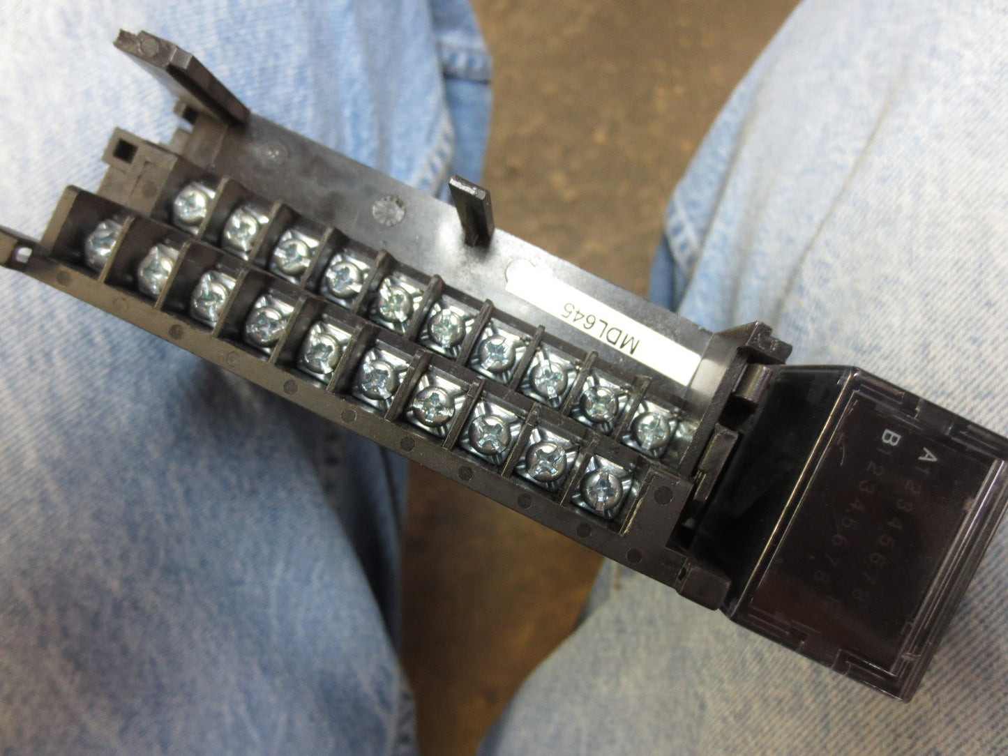 GE FANUC IC693MDL645F INPUT MODULE 24VDC 16PT POS/NEG LOGIC 7.5mA/Pt. - NO COVER