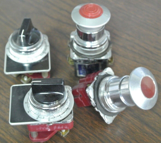 REES PUSHBUTTONS & SELECTOR SWITCHES - LOT of 4