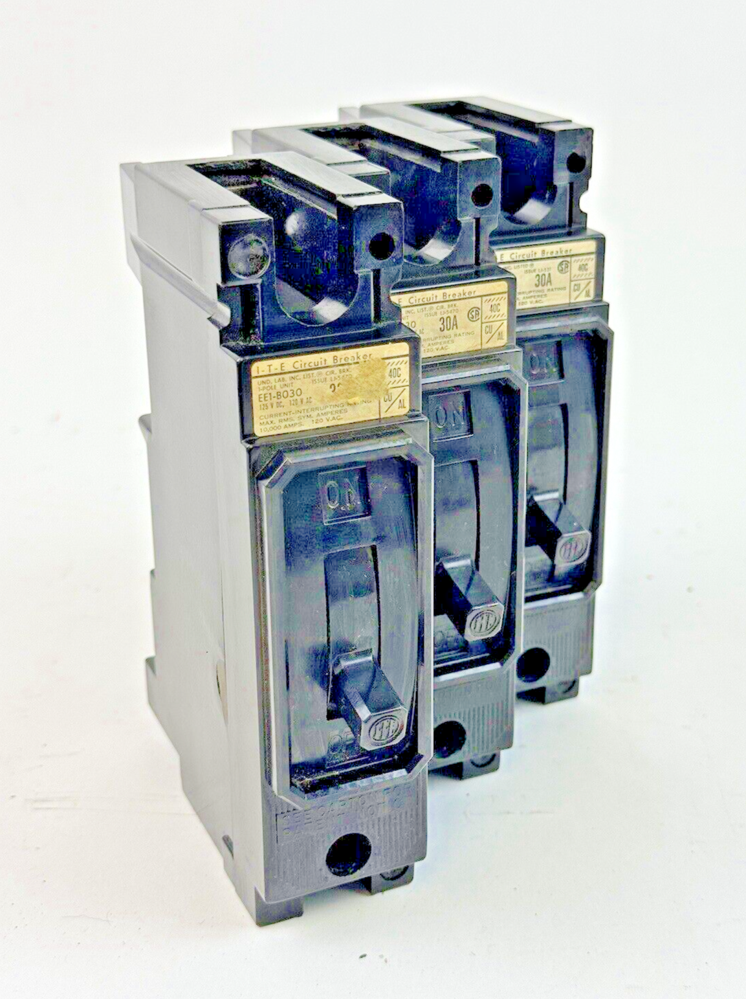 ITE / SIEMENS **LOT OF 3** - EE1-B030 - CIRCUIT BREAKERS - 1 POLE/30A/120 VAC