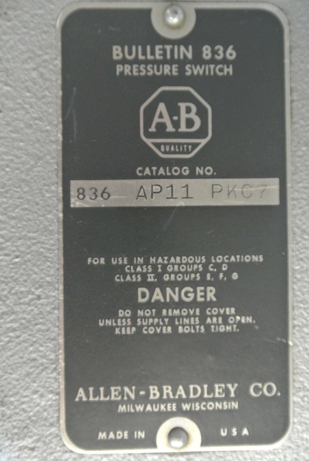 ALLEN-BRADLEY 836 AP11 PKC7 PRESSURE SWITCH  - NEW SURPLUS