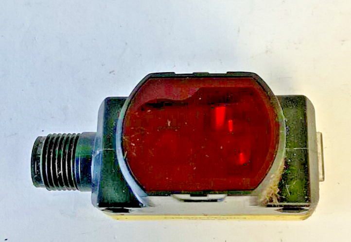 BANNER QS30FF600Q PHOTOELECTRIC SENSOR 10-30VDC ***LOTOF2***