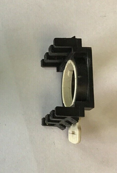 CUTLER HAMMER E22N6 FLUSH PUSH BUTTON 25MM ILLUM. BLUE  ***LOTOF2***