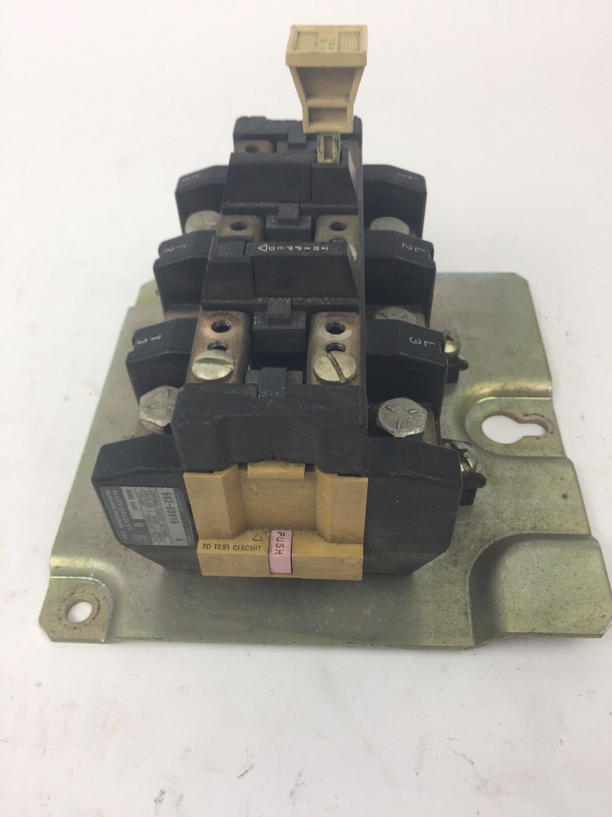 ALLEN BRADELY 592-D0V16 OVERLOAD RELAY SER A 120-600VAC