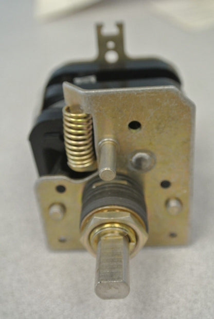 ALLEN-BRADLEY 806- 990270 ROTARY PILOT SWITCH / NEW SURPLUS