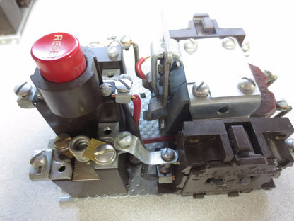 CUTLER-HAMMER 3CF557300-JA  MOTOR STARTER / CONTACTOR