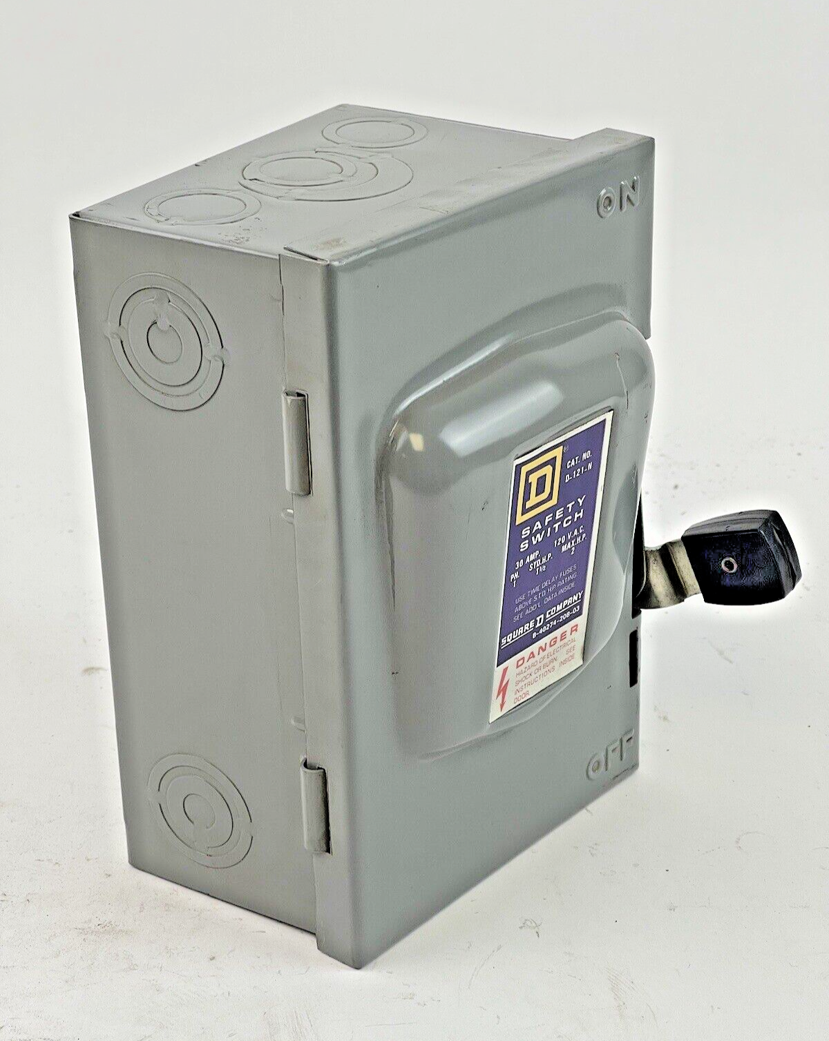 SQUARE D - D-121-N SER. E1 - SAFETY SWITCH - 30 A, 120 VAC, 1 PHASE - NEW