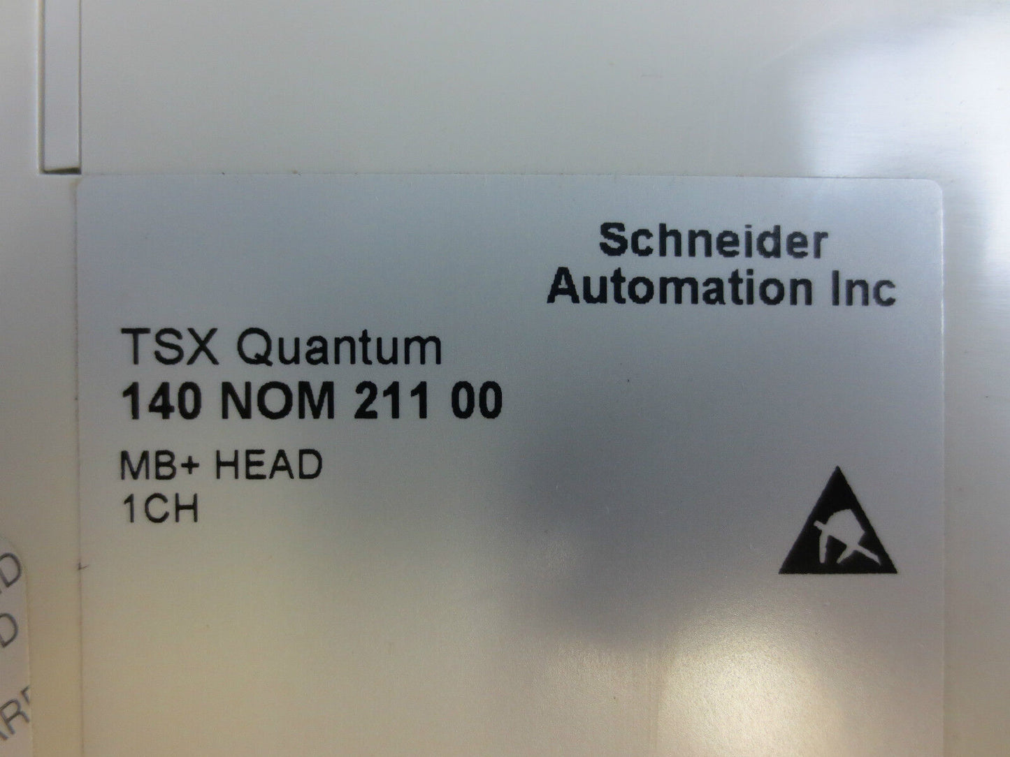 SCHNEIDER AUTOMATION TSX QUANTUM - 140 NOM 211 00 - MODBUS PLUS