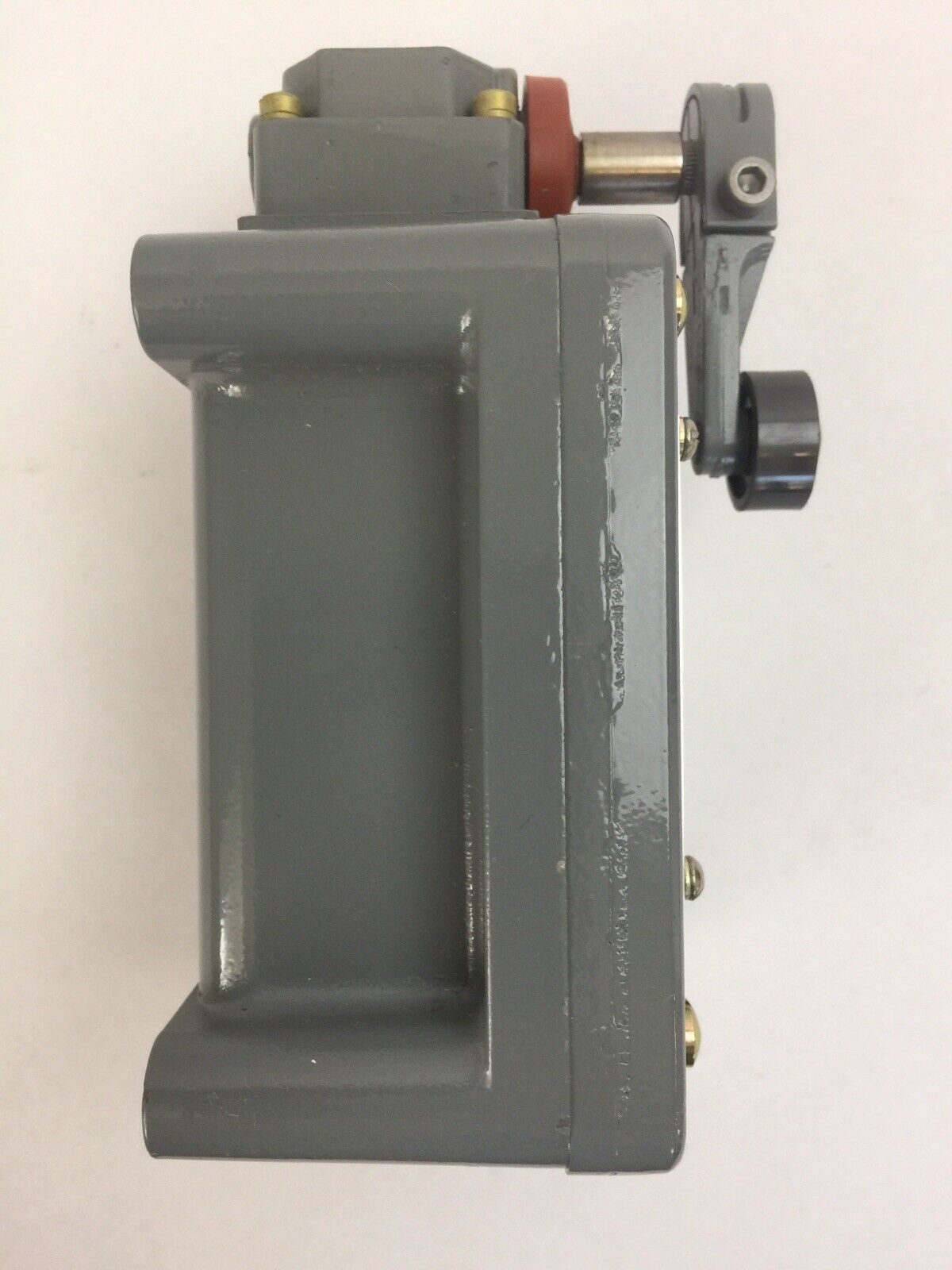 CUTLER HAMMER 10316H2178A LIMIT SWITCH 600VAC PILOT DUTY 1283 E50KL200 SER A1