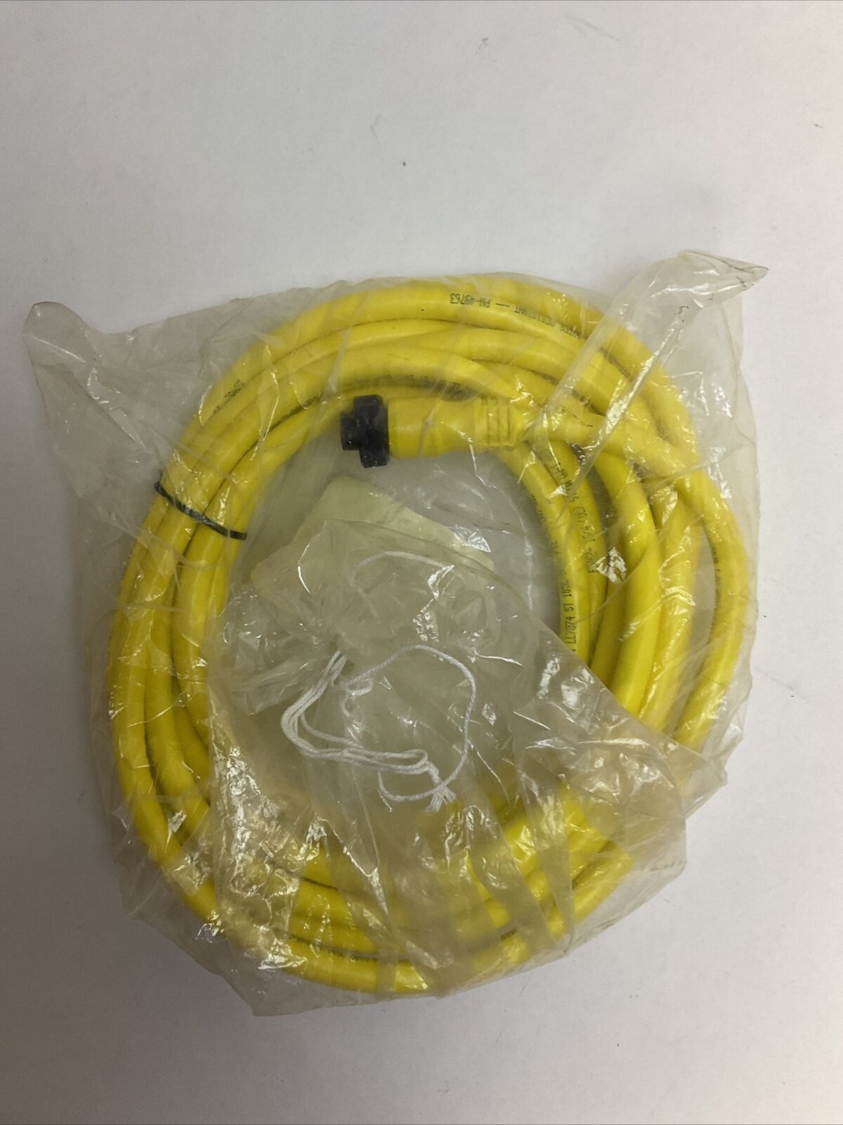 ALLEN BRADLEY 889N-F4AFNM-5 SER B QD CORDSET CABLE 4 PIN MINI STRAIGHT 5 METERS