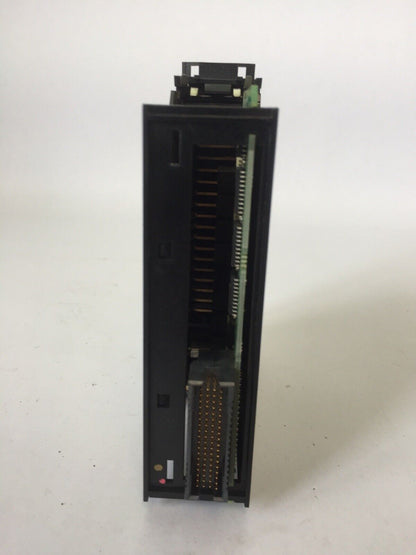ALLEN BRADLEY 1756-0B32 DC OUTPUT SER A DC OUT 32PT 10-31.2VDC