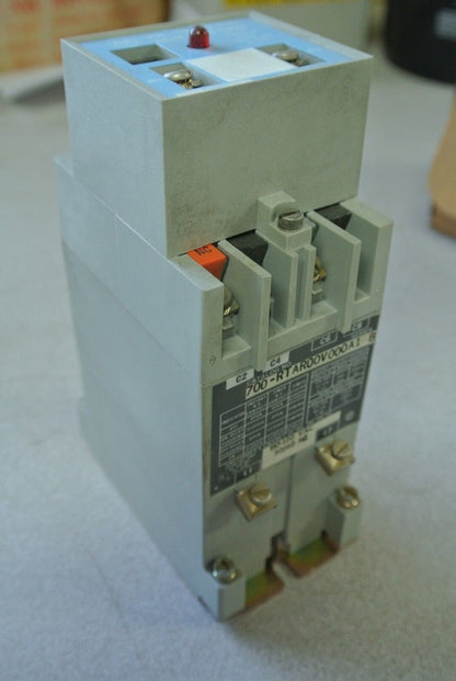 ALLEN-BRADLEY 700-RTAR00V000A1 TYPE RT SOLID STATE TIMING RELAY 120V NEW SURPLUS