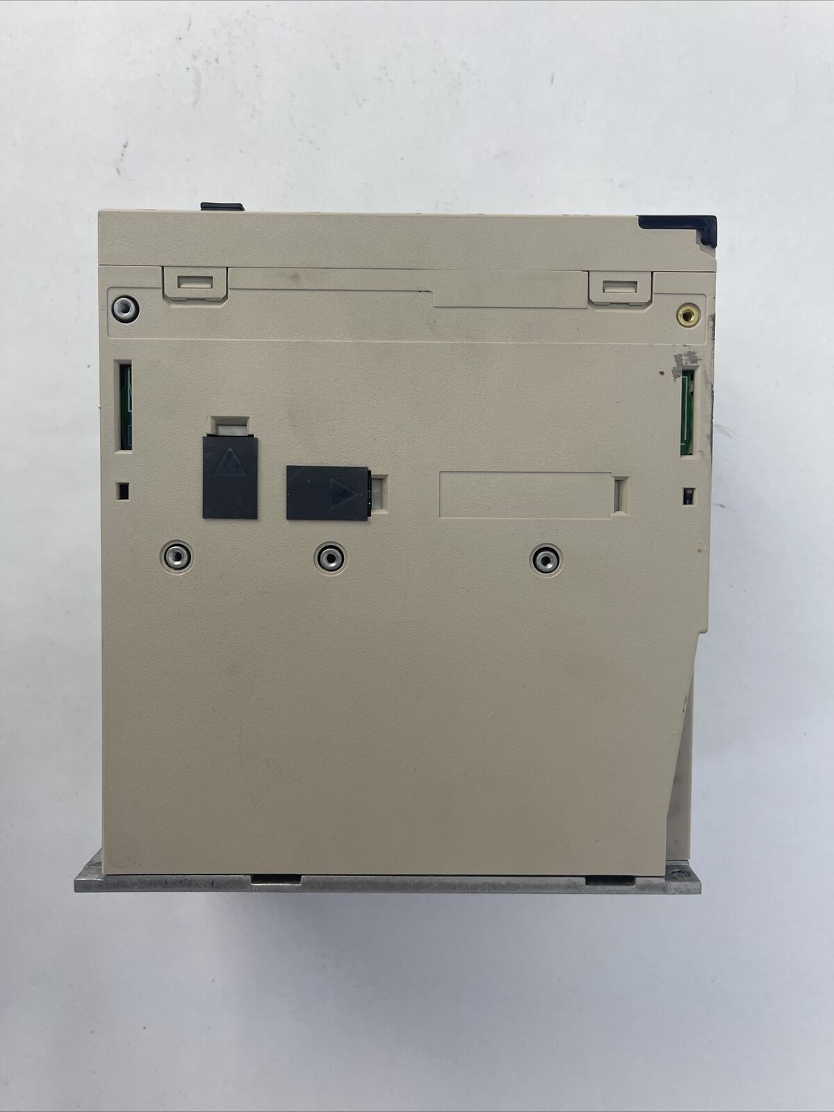 YASKAWA SGD7S-120A10A002 SERVO DRIVE OUTPUT 0-240V 11.6A INPUT 200-240V 7.3A