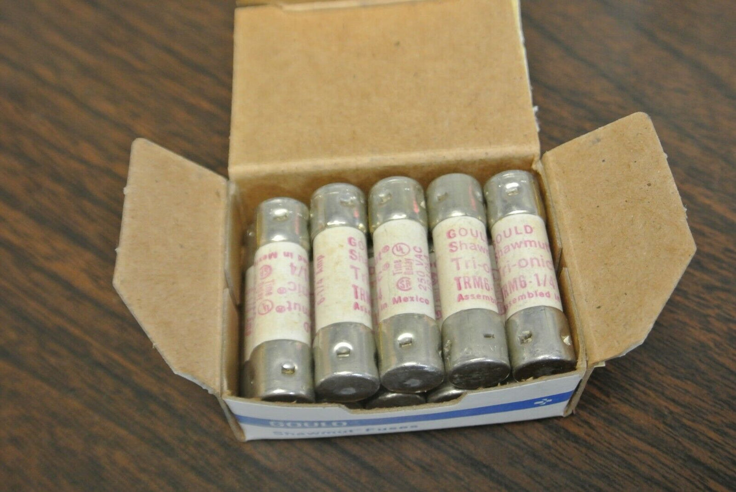 BOX of 10 / GOULD-SHAWMUT TRM6-1/4 TIME-DELAY FUSE / 6-1/4A / 250V / NEW SURPLUS