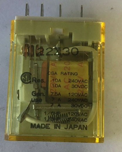 IDEC RH1B-U RELAY 120VAC ***LOTOF10***