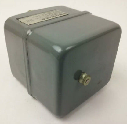 ALLIS CHALMERS  CLASS 6135 14-961-350-48-115 PRESSURE SWITCH, 550V,NEW SURPLUS,