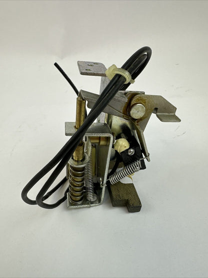 GE TKMASTA8 SHUNT TRIP 24VDC