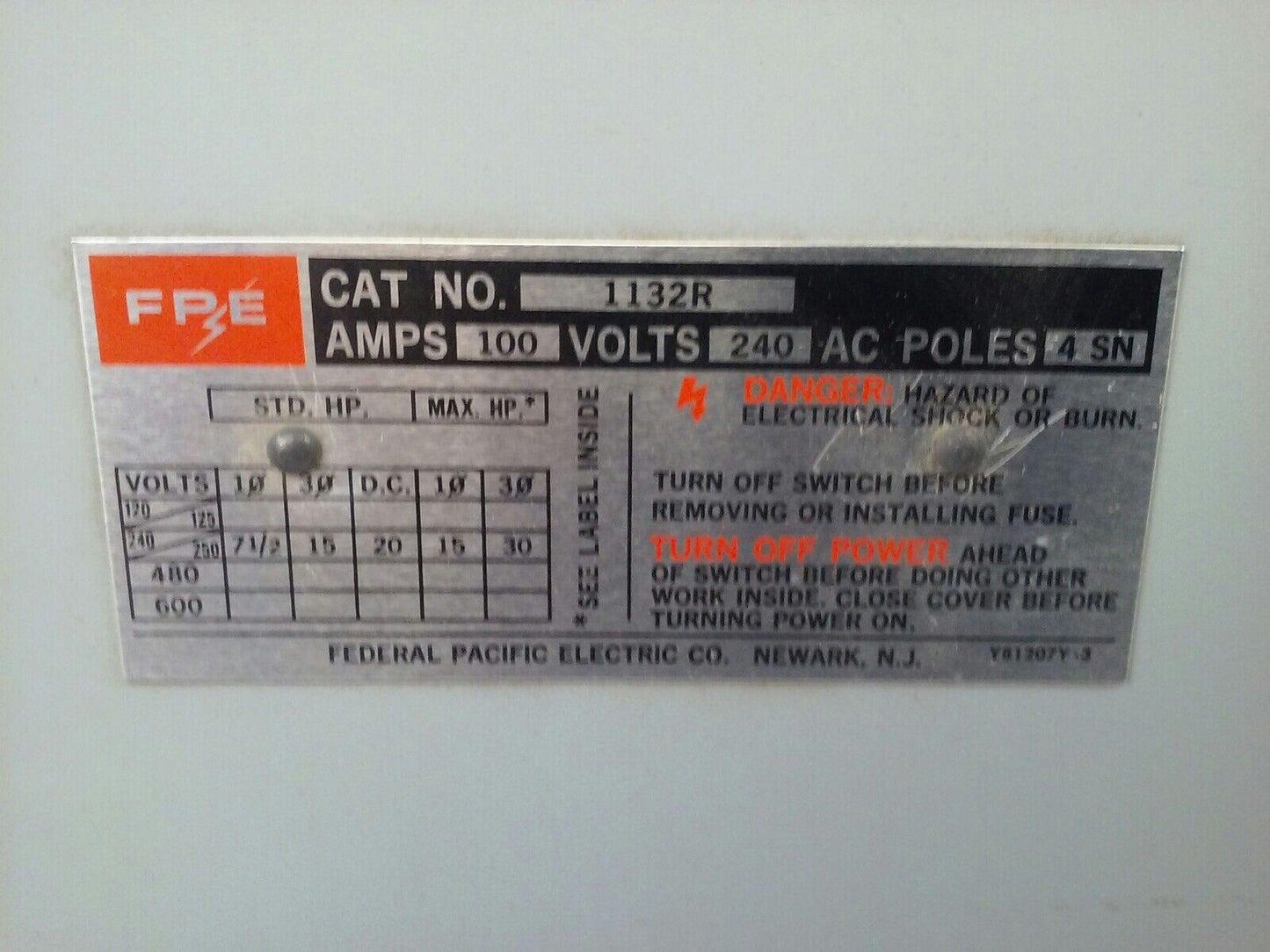 FPE 1132R FUSIBLE HEAVY DUTY SAFETY SWITCH 3P, 100A, 240VAC, 4 WIRE, 30HP