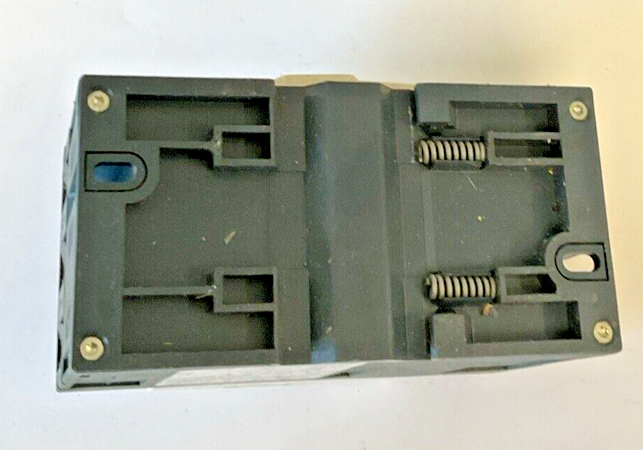 TELEMECANIQUE SQUARE D GV3ME63 40-63A W/ GV3A01
