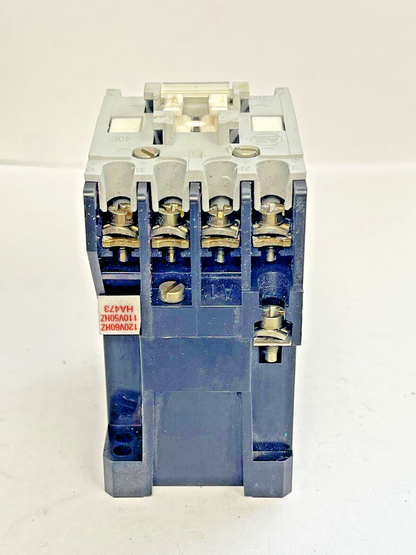 ALLEN BRADLEY - 700-F400A1 SER. C - CONTROL RELAY 120V / 60HZ COIL