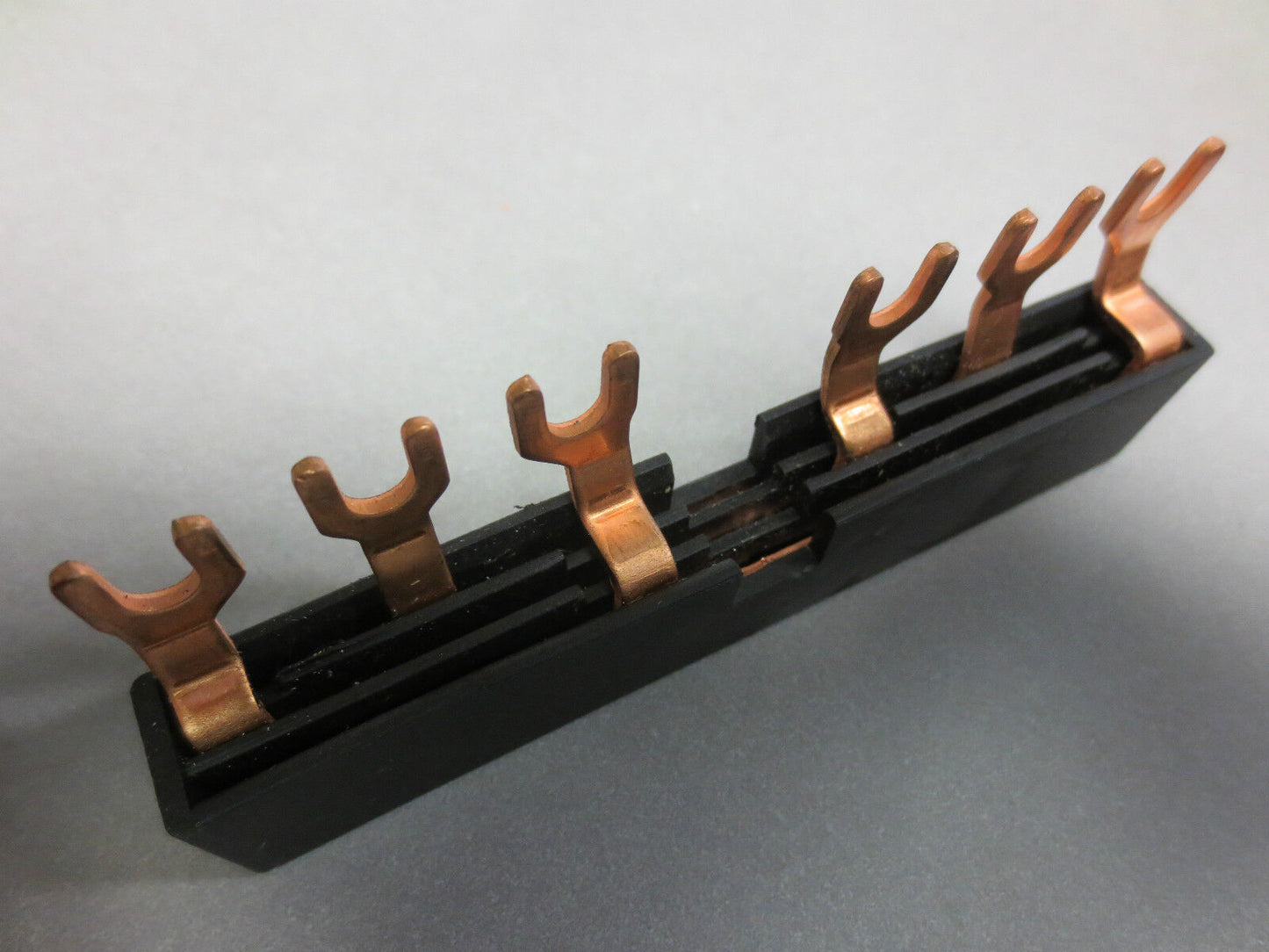 ALLEN-BRADLEY 140M-C-W542 Ser. A - CONTACT BUS BAR - BUSBAR