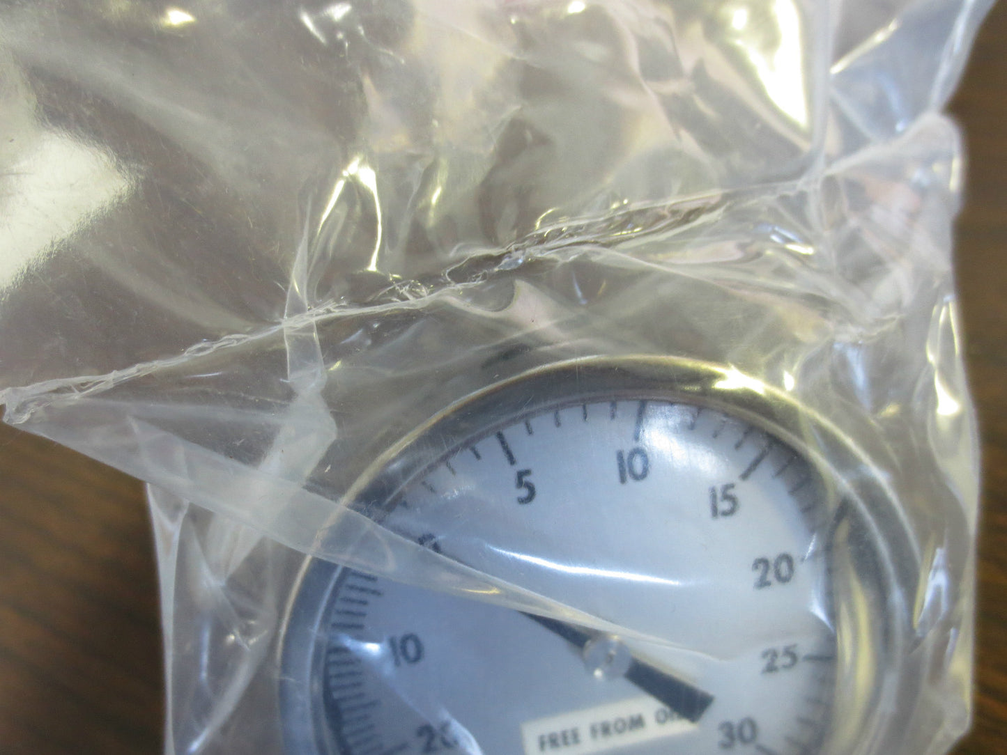 ASHCROFT Q-8962 / 1HA34408-072 OIL FREE GAUGE 2-1/2" 1/4 NPT BACK 0-30psi - NEW