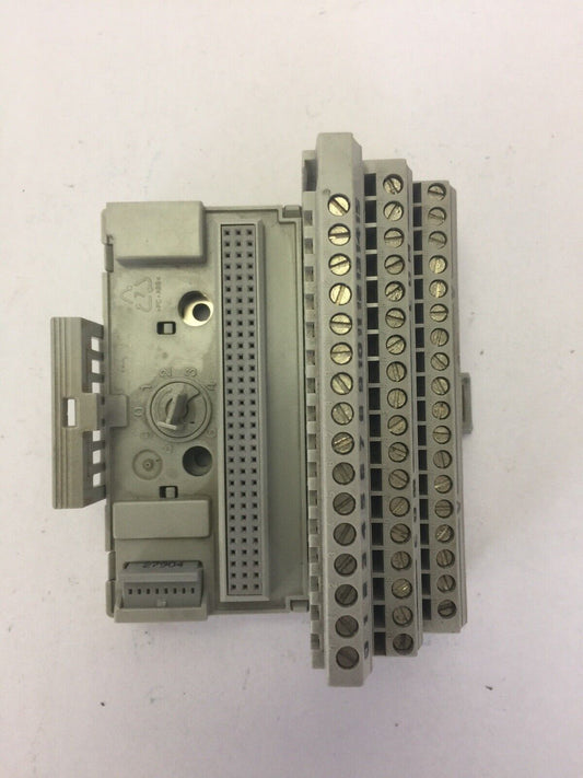 ALLEN BRADLEY 1794-TB3 FLEX I/O TERMINAL BLOCK SER A REV A02 5VDC 640mA