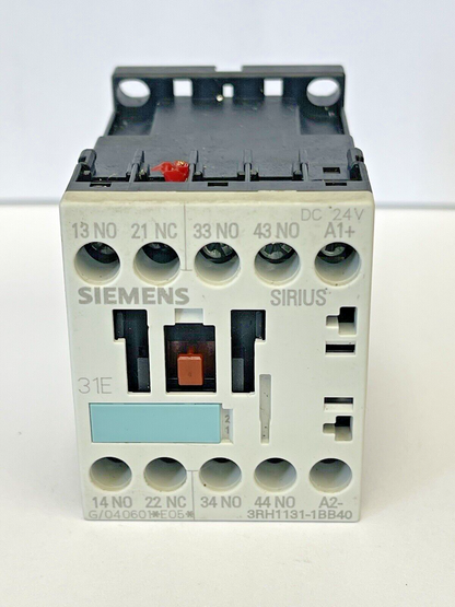 SIEMENS - 3RH1131-1BB40 - CONTACTOR - 10 AMP; 4 POLE; 240 VAC; 24 VDC COIL