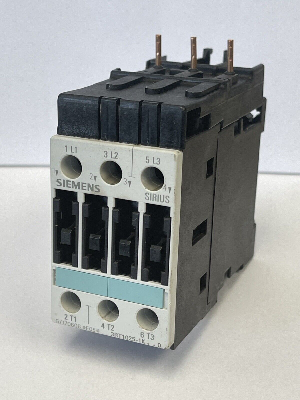 SIEMENS - 3RT1025-1K - CONTACTOR - AC-3 17 A, 7.5 kW / 400 V 230 V DC, 3-pole