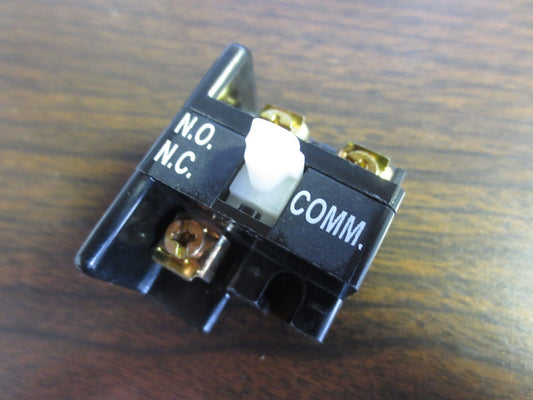 FURNAS 50ZAC1 PUSH BUTTON KIT, CONTACT BLOCK 1NO/1NC, 5A, 600VAC - NEW SURPLUS