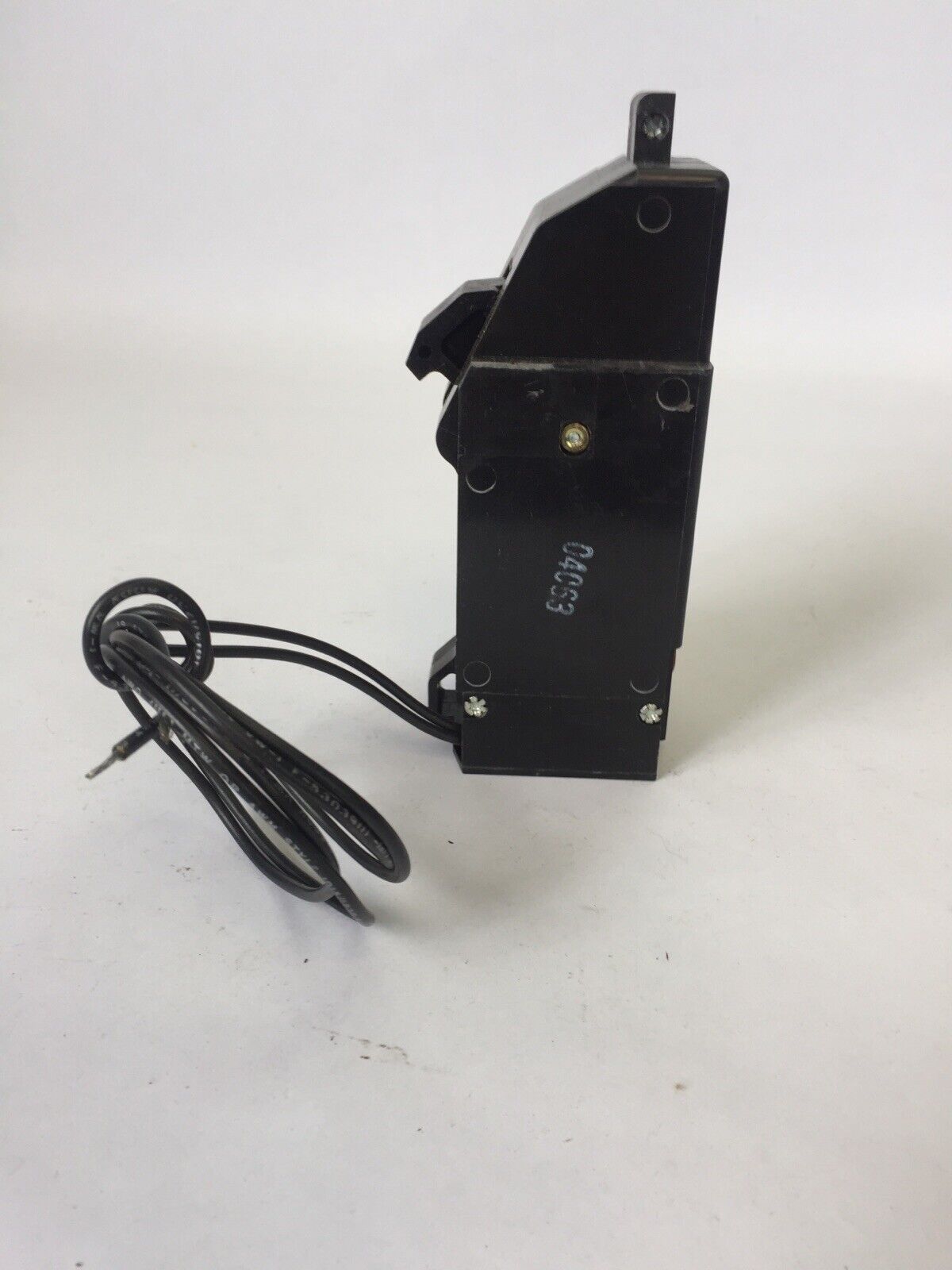 SIEMENS S11MN6 SER A 125VDC SHUNT TRIP CIRCUIT BREAKER ACCESSORY