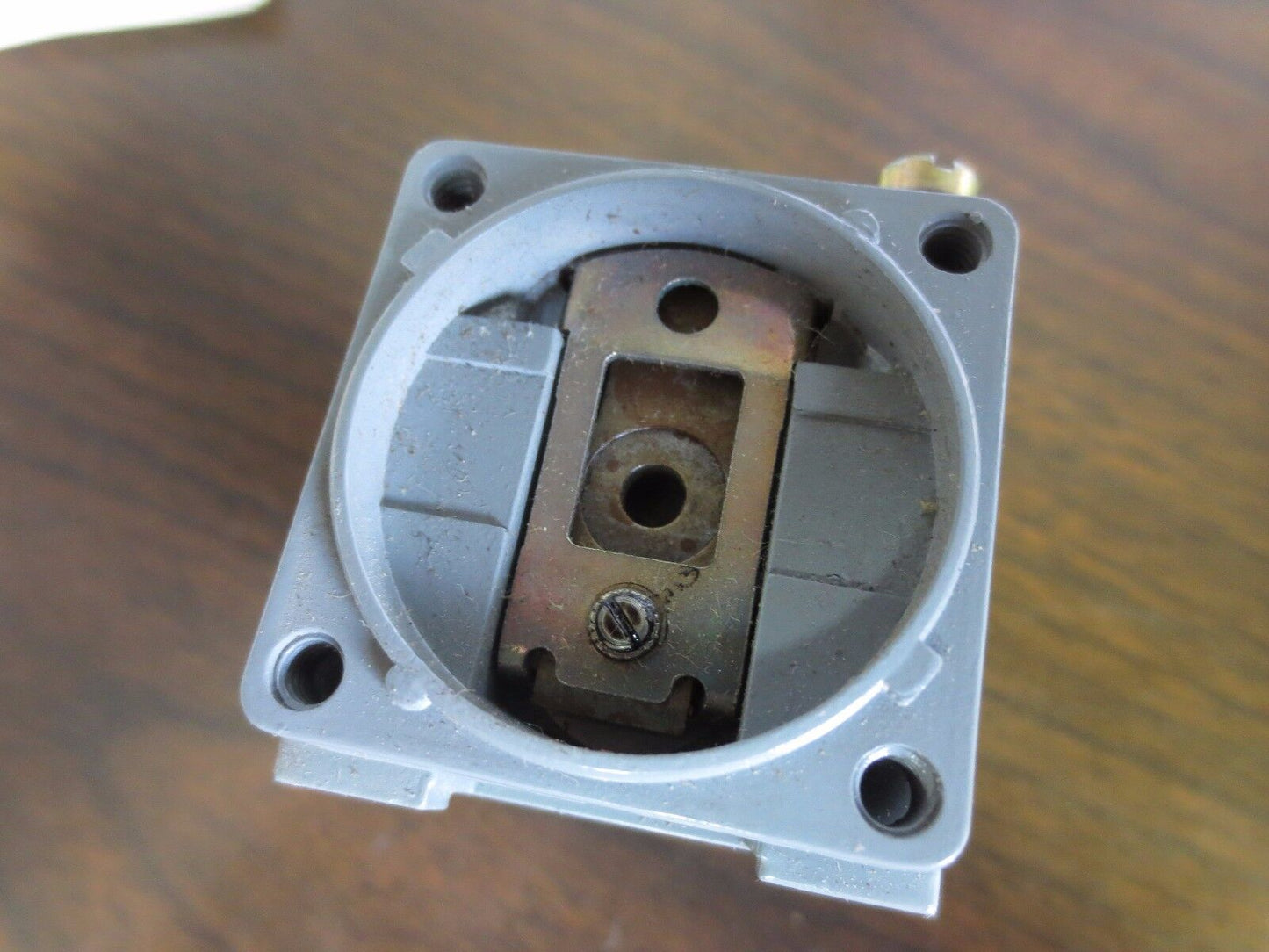 CUTLER-HAMMER E50SB LIMIT SWITCH BODY - 2 N.O., 2 N.C. 600VAC - NEW SURPLUS