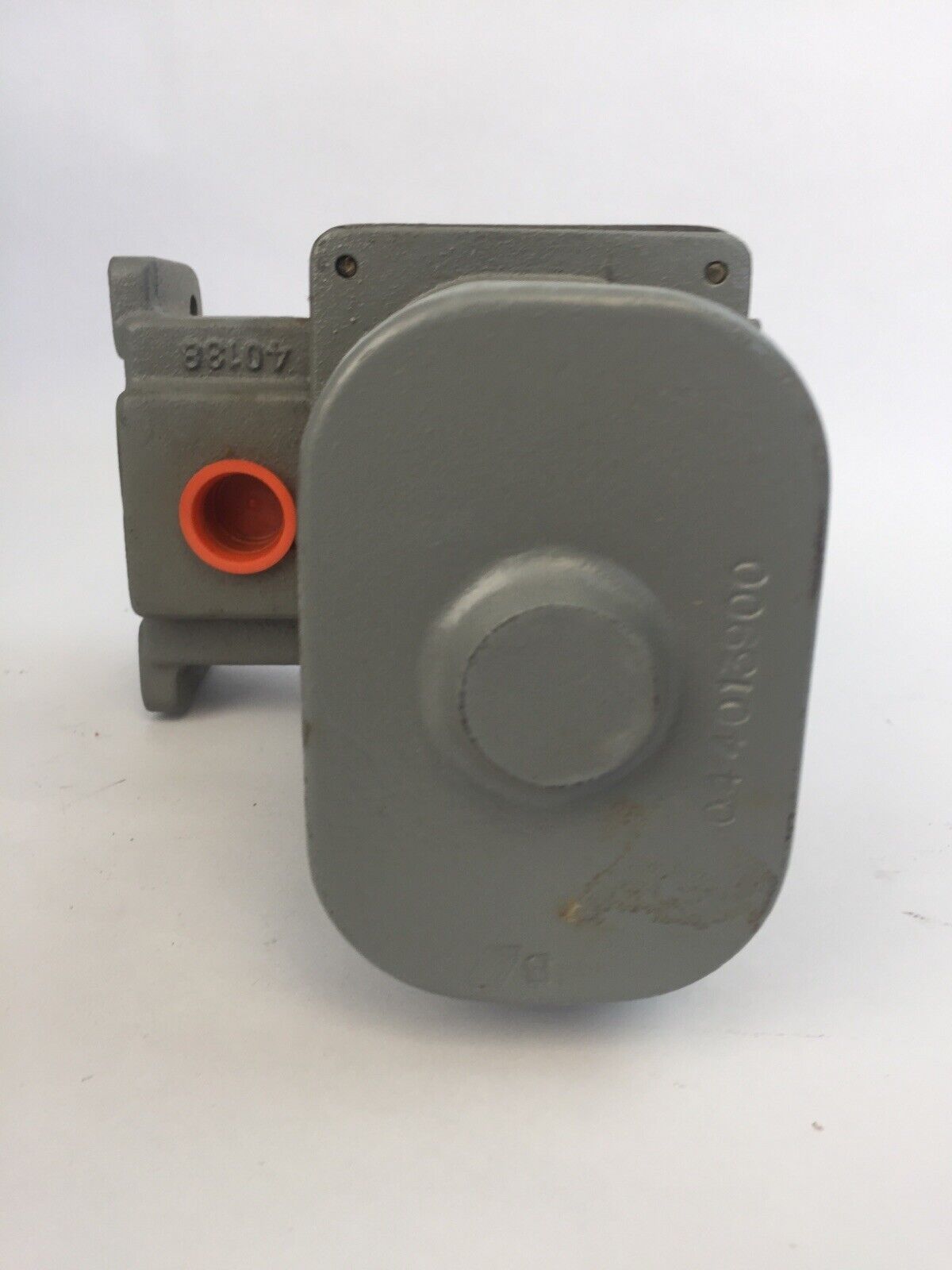 GOULD ITE 2080-VV8 PUSH BUTTON STATION 600VAC NEMA -7-9-11