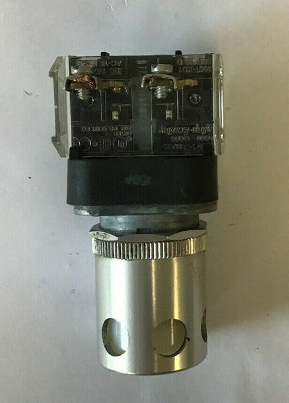 ALLEN BRADLEY 800T-QAH24GD1 , SERIES T, PUSH BUTTON WHITE, 24 VDC/AC