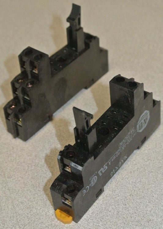 ALLEN-BRADLEY 700-HN122 / 8-BLADE SOCKET / 5A / 250VAC / NEW SURPLUS / LOT of 2
