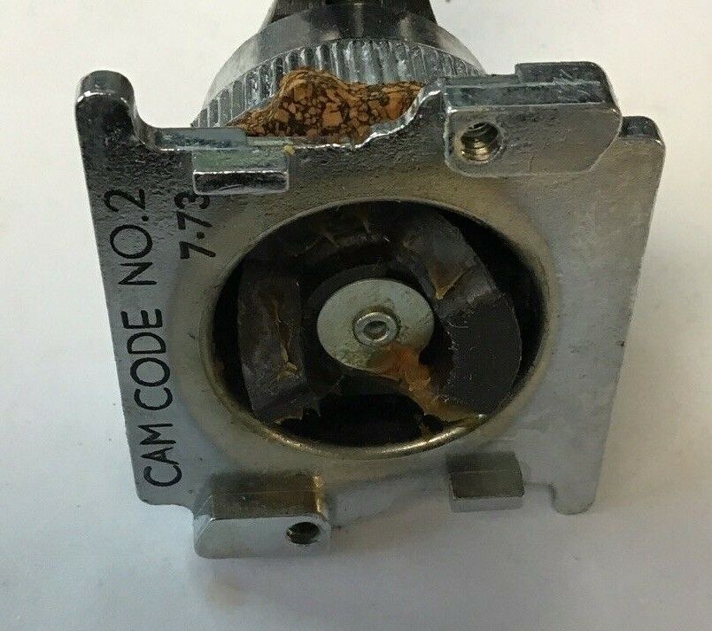 CUTLER HAMMER 10250T3052 3POS SELECTOR SWITCH CODE2