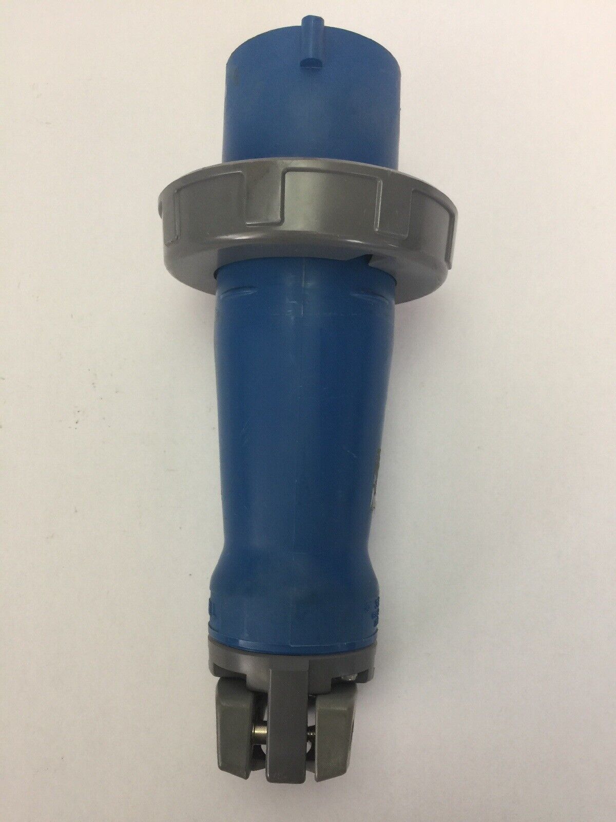 HUBBEL 363P6W PIN & SLEEVE WATERTIGHT PLUG 63A 220VAC 2 POLE 3 WIRE GROUNDING (3