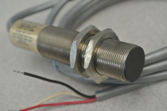 ALLEN-BRADLEY 871C-A5A18 CYLINDRICAL INDUCTIVE PROXIMITY SWITCH / 10-30VDC 18mm