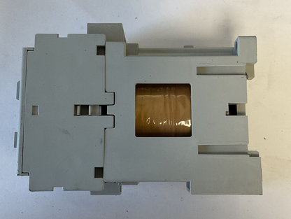 ALLEN BRADLEY 700-CF400D* CONTACTOR SER.A 690V 20A 24VDC