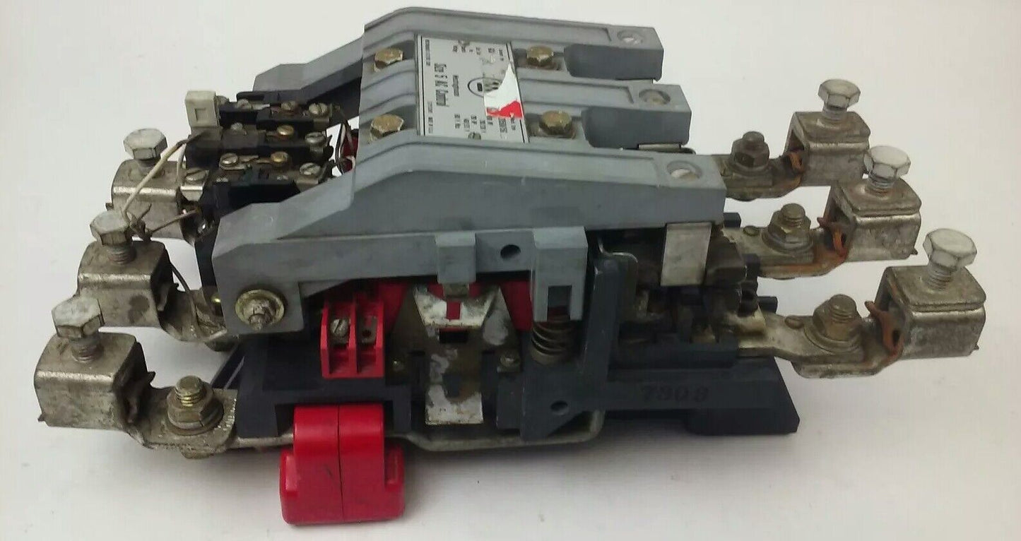 WESTINGHOUSE GCA530 AC CONTACTOR, 200/230V@100HP, 460/575V@200HP, 120V COIL,USED