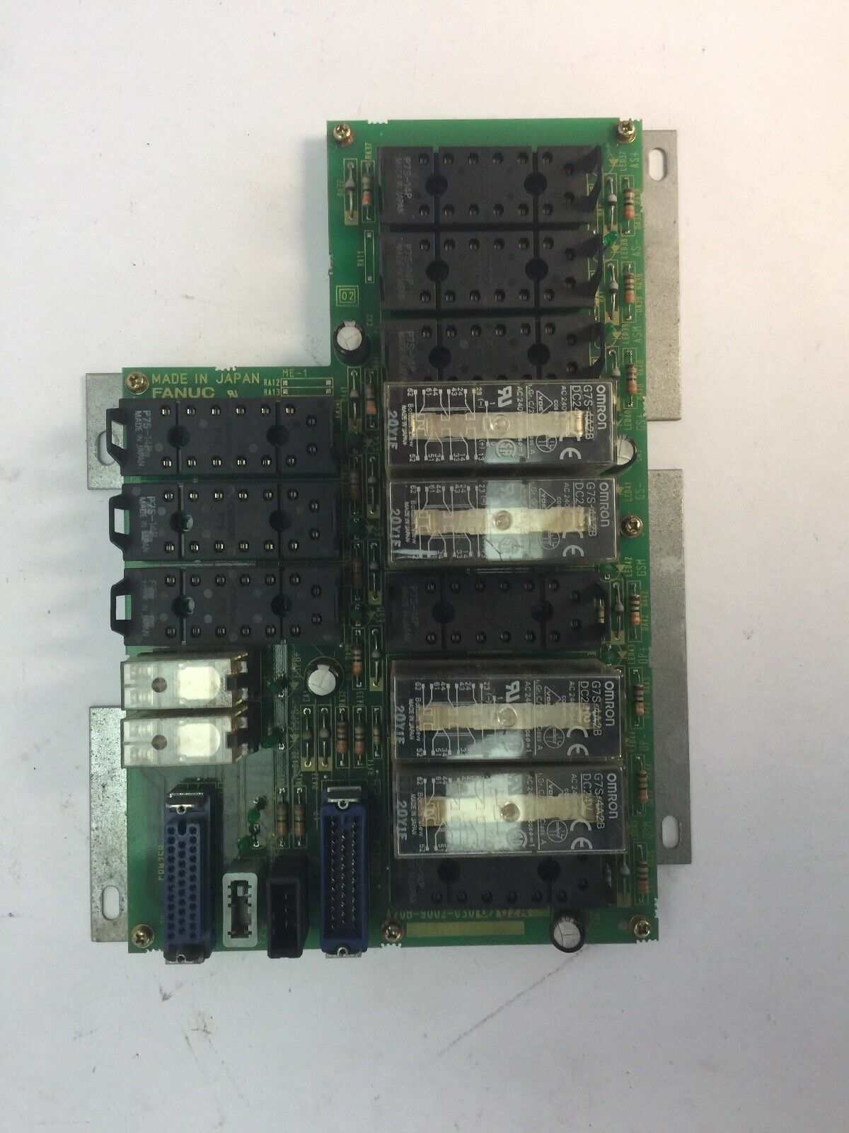 FANUC A20B-9002-0300/02A E STOP RELAY BOARD MISSING RELAYS