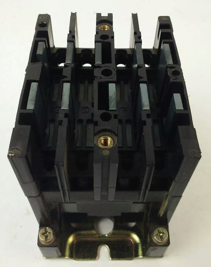 ALLEN BRADLEY 700DC-R220Z1 SER.B, 600V, 30A, 115-125V DC COIL, MISSING PARTS
