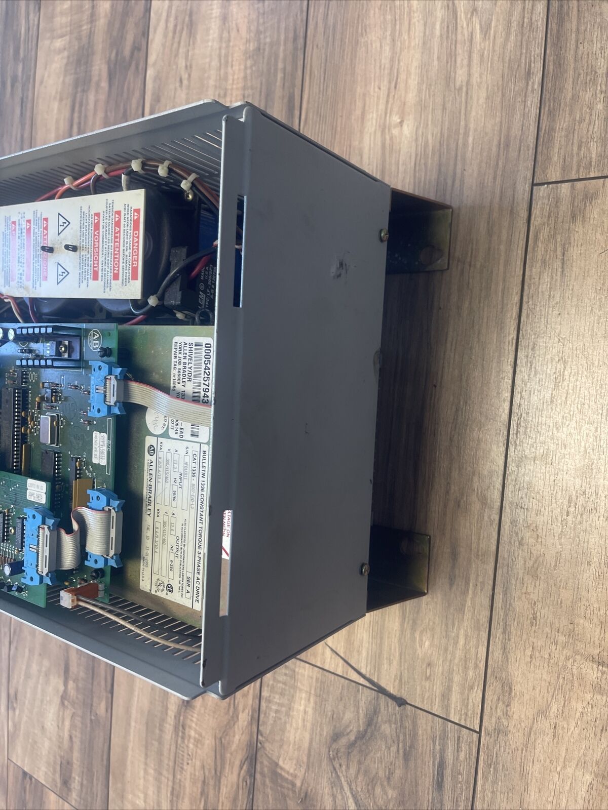 ALLEN BRADLEY 1336-B007-EAD-L3 AC DRIVE OUTPUT 8.6/9.3/10.4KVA 380/415/460VAC