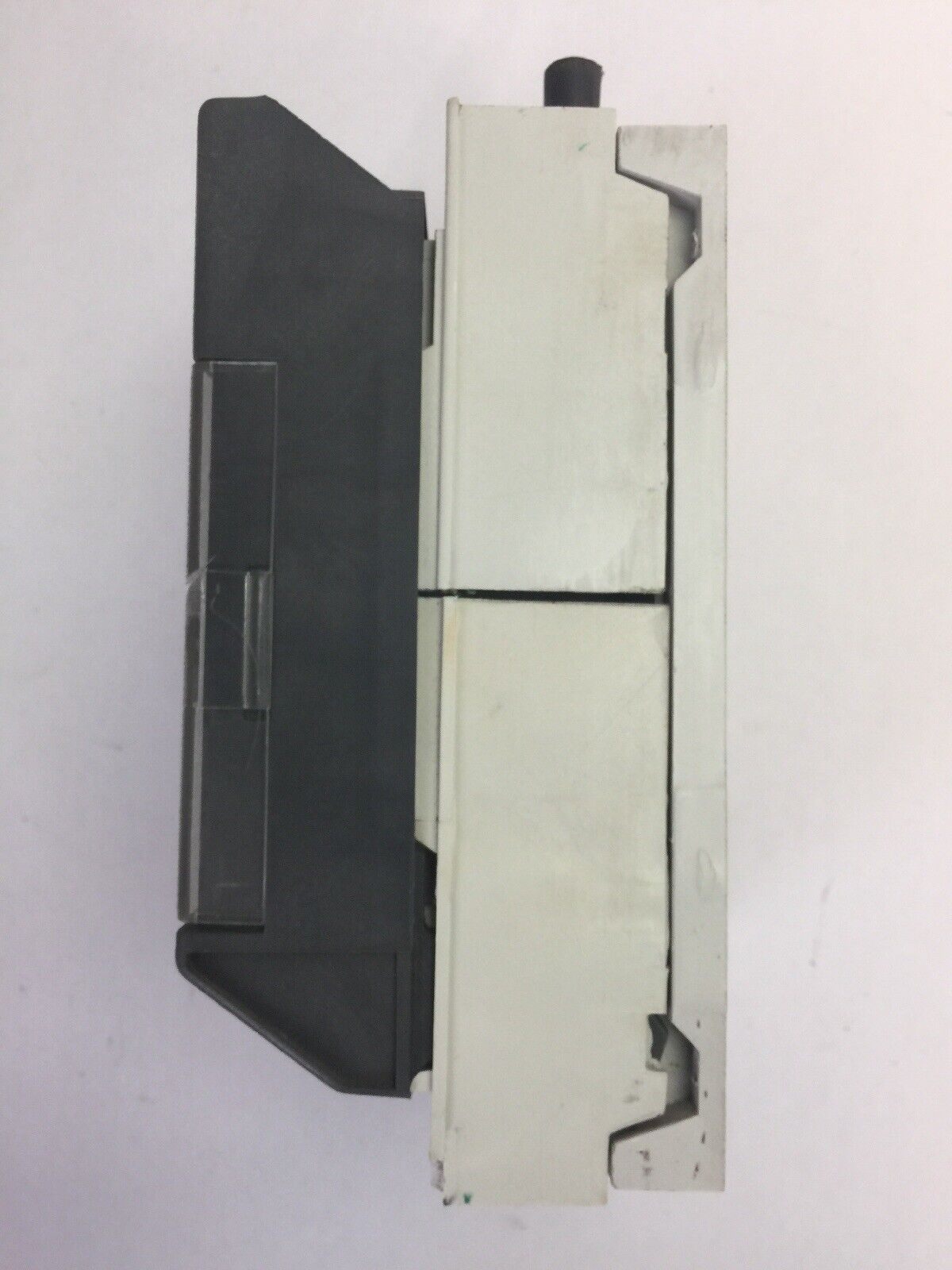 ABB SLP00 FUSE SWITCH DISCONNECTOR Ue 690V 'E 100A AC Ue 500V 'e 160A AC 3 POLE