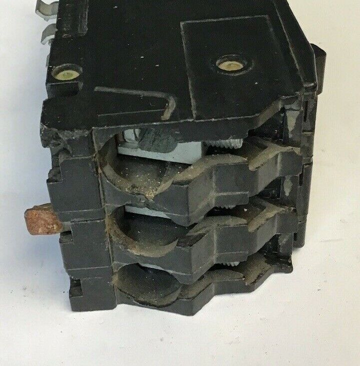 SQUARE D Q1 100AMP CIRCUIT BREAKER 240VAC 3POLE