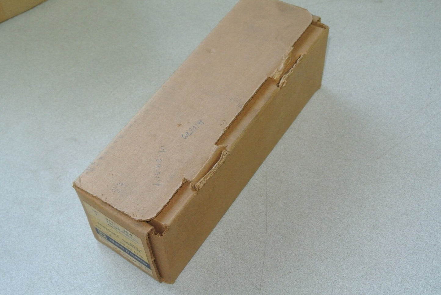 SQUARE D 9012 GNO-3 Ser. A PRESSURE SWITCH - 15 PSI on DECREASING - NEW SURPLUS