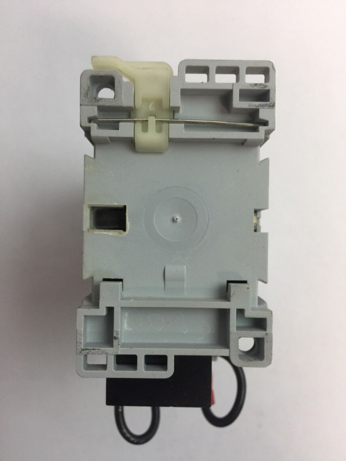 ALLEN BRADLEY 100-C37*00 CONTACTOR SER C 60A 600VAC COIL 120/110V 60/50HZ 100-F