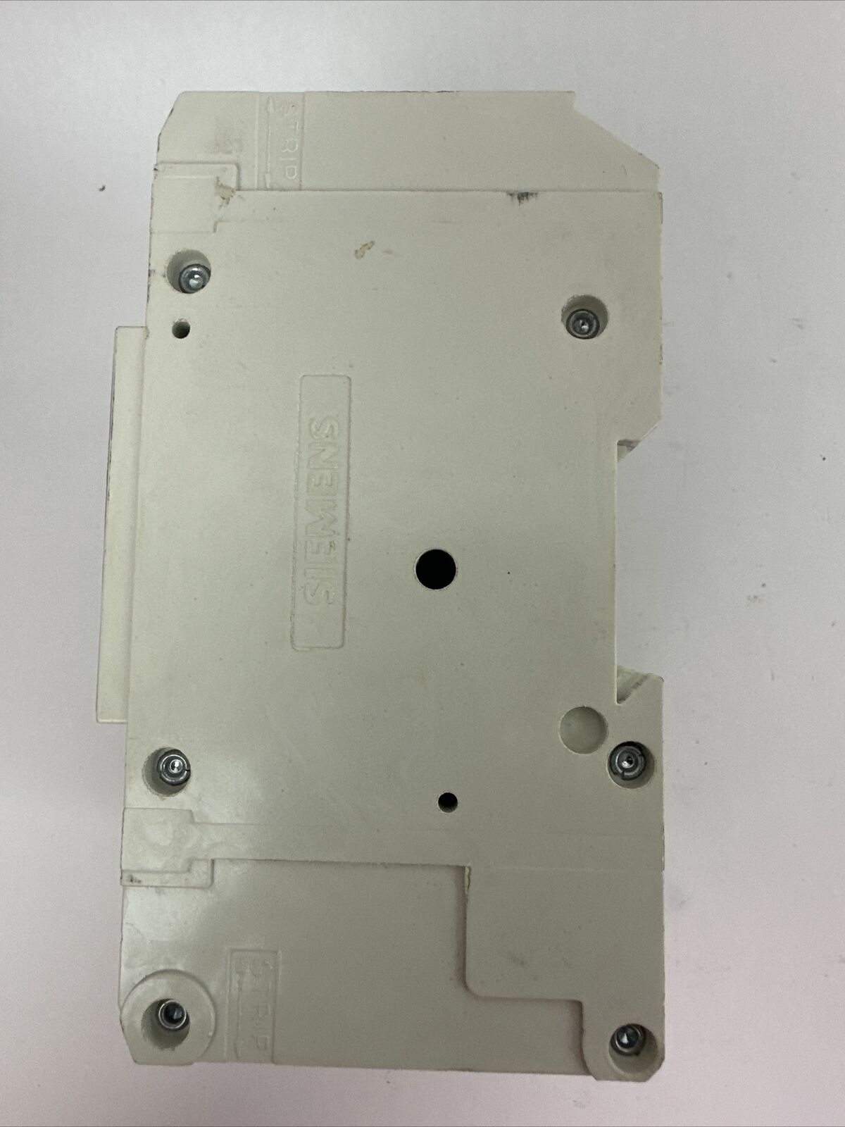 SIEMENS NGG3B030 CIRCUIT BREAKER 125/250VDC 600Y/347VAC 3P CQDA1 AUXILIARY SWITC