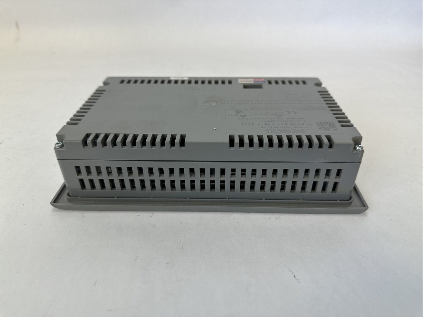 SIEMENS 1P 6AV6 647-0AB11-3AX0 OPERATOR INTERFACE SIMATIC PANEL TOUCH 24VDC
