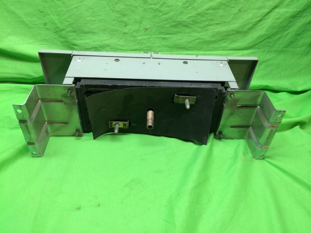 SIEMENS VACU-BREAK SWITCH V7B3211R SERIES-A 30A 240V 3-POLE 3-PHASE FUSED